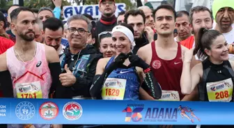 Adana'da 16. Uluslararası Kurtuluş Yarı Maratonu renkli görüntülere sahne oldu