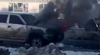 Seyir halindeki pikap alev aldı