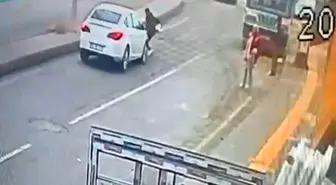 Siirt'te otomobilin yayaya çarptığı anlar kameraya yansıdı