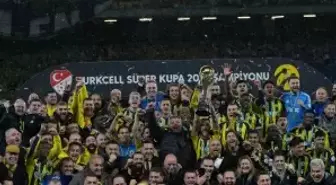 Süper Kupa'yı kazanan Fenerbahçe, 2026 yılına kupayla başladı