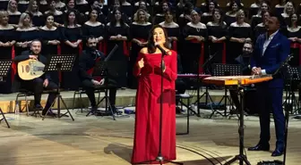 Türkan Şoray, Ankara'da sahneye çıktı