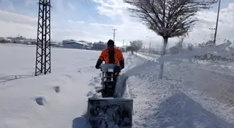 Van'da kar yağışı nedeniyle kapanan 278 yerleşim yerinin yolu açıldı