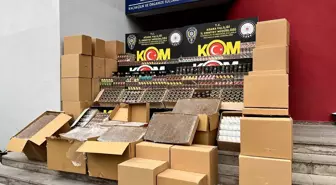 Adana'da kaçak makaron ve tütün operasyonu; 2 tutuklama