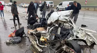 Adıyaman'da yolcu otobüsü ile otomobil çarpıştı; 3 ölü, 3 yaralı