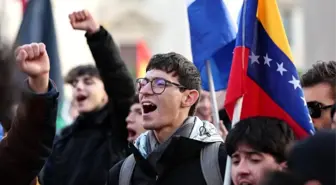 Albüm: ABD'nin Venezuela'ya Yönelik Saldırısı İtalya ve İngiltere'de Protesto Edildi