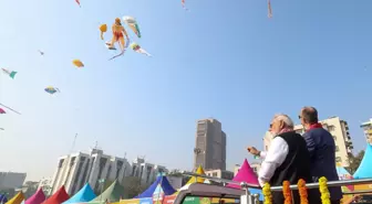 Almanya Başbakanı Merz, Hindistan Başbakanı Modi ile uçurtma festivaline katıldı