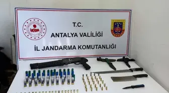 Antalya'da düzenlenen operasyonda ruhsatsız silah ve mühimmat ele geçirildi