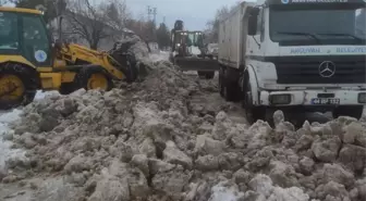 Arguvan'da karla mücadele çalışmaları sürüyor