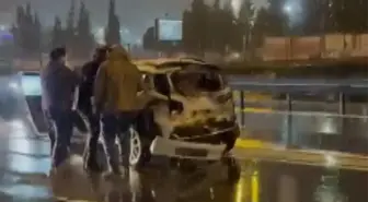 Beylikdüzü'nde iki otomobil çarpıştı: 2 yaralı