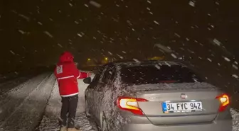 Bingöl karayolunda 80 araç karda mahsur kaldı; kentte eğitime 1 gün ara verildi