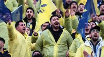 Fenerbahçe'nin dağıttı yağmurlukların parasını kim ödedi? Fenerbahçe her maç yağmurluk dağıtıyor mu?
