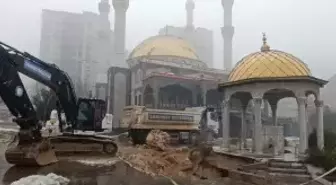 Gaziantep'te caminin avlusunda çökme