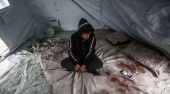 Gazze'de evlendikten iki gün sonra eşini kaybeden Filistinli genç adam, yaşadığı travmayı atlatamıyor