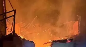 Gece yarısı çıkan yangında 1 ev kullanılamaz hale geldi