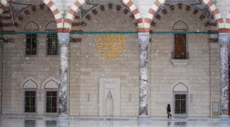 İstanbul'da bazı bölgelerde kar yağışı etkisini sürdürüyor