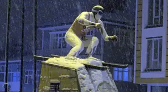 Kars'ta kar yağışı etkili oluyor