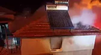 Köy evinde çıkan yangın korkuttu