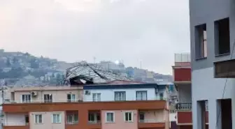 Mardin'de kuvvetli rüzgar 7 katlı binanın çatısını uçurdu