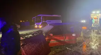 Samsun'da 4 otomobilin karıştığı zincirleme kazada 1'i cocuk 5 kişi yaralandı