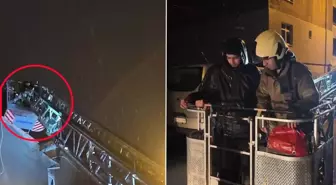 Sancaktepe'de film gibi kurtarma: Kuş beslemek için çıktıkları çatıda mahsur kaldılar