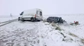 Tekirdağ'da otomobille minibüsün çarpışması sonucu 1 kişi öldü, 3 kişi yaralandı
