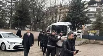 Tokat'ta babasını baltayla öldürüp cesedini site havuzuna gömen zanlı adliyede