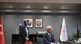 Ulaştırma ve Altyapı Bakanı Uraloğlu, AA'nın 'Yılın Kareleri' oylamasına katıldı