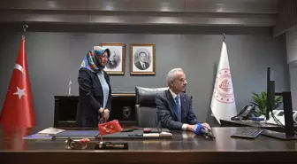 Ulaştırma ve Altyapı Bakanı Uraloğlu, AA'nın 'Yılın Kareleri' oylamasına katıldı