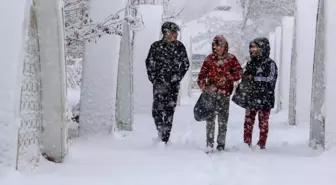 Yağışlı hava ülkeyi esir aldı! Çok sayıda kentte eğitime kar arası