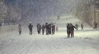 Yozgat'ta kar yağışı etkili oluyor