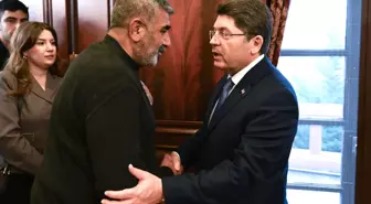 Bakan Tunç, Rojin Kabaiş'in babası ile görüştü