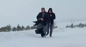 Doğu kar altında; bin 561 yerleşim biriminin yolu kapandı