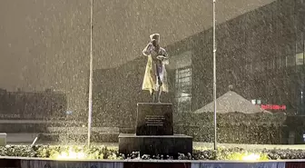 Bursa'da kar yağışı etkili oluyor