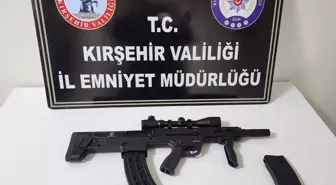 Kırşehir'de evlerinde ruhtasız tüfekle yakalanan 2 hırsızlık şüphelisi tutuklandı