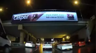 Maltepe'de otomobilin motosiklete çarptığı anlar kamerada