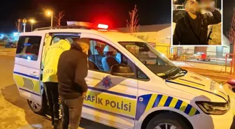 Pişkin sürücü ehliyetine el konulunca araç başında içmeyi sürdürdü