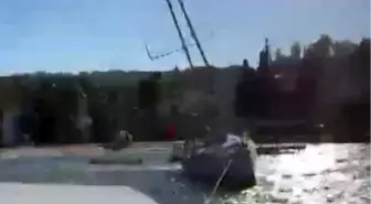 Şiddetli rüzgar yelkenli tekneyi sürükledi