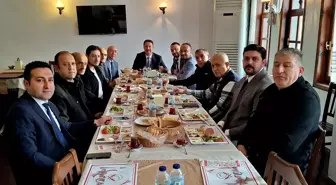 Beypazarı Belediye Başkanı Kasap, oda başkanı ve başkan adaylarıyla buluştu