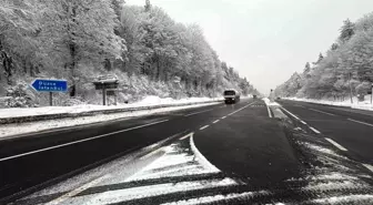 Bolu Dağı geçişinde kar yağışı etkili oluyor