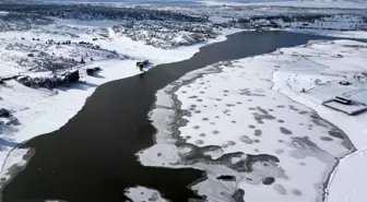 Donan Emre Gölü görüntüsüyle kartpostalları aratmadı