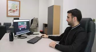 FIFA kokartlı hakem Atilla Karaoğlan, AA'nın 'Yılın Kareleri' oylamasına katıldı