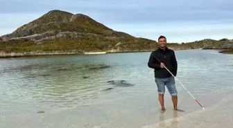 Görme engelli öğretim üyesi, beyaz bastonuyla 60 ülke gezdi