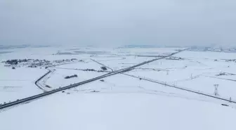 Güneydoğu'da etkili olan kar yağışı çiftçiyi sevindirdi