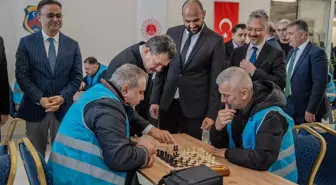 İzmir'de yükümlüler için satranç turnuvası düzenlendi