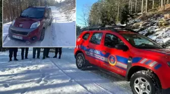 Kazdağları'nda karda mahsur kalan 4 kişiyi jandarma kurtardı