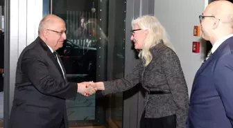 Milli Savunma Bakanı Güler, Türkiye'nin Berlin Büyükelçiliği'ni ziyaret etti