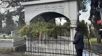 Sanatçı Safiye Ayla Targan, vefatının 28'inci yılında mezarı başında anıldı