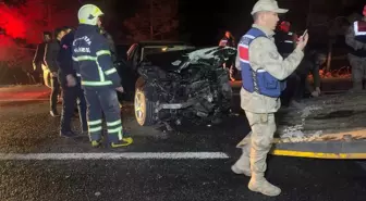 Şanlıurfa'da iki araç kafa kafaya çarpıştı: 7 yaralı