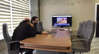 Van İl Sağlık Müdürü Tosun, AA'nın 'Yılın Kareleri' oylamasına katıldı