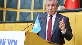 Davutoğlu: Suriye'deki Kürt kardeşlerimiz bizim akrabalarımızdır, soydaşlarımızdır